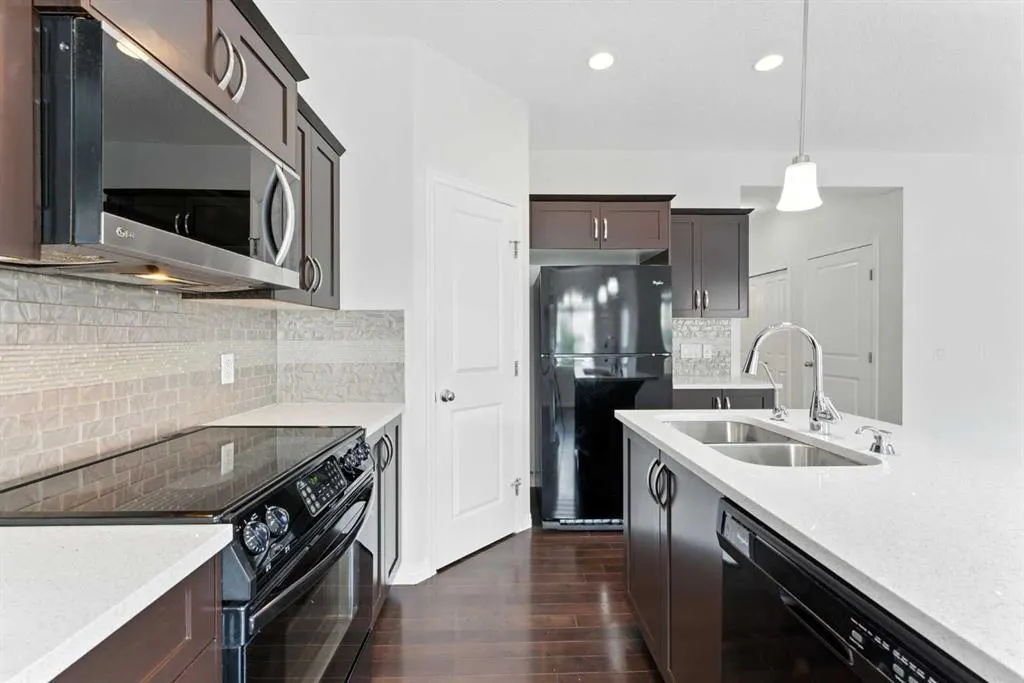 125 Saddlelake Green NE