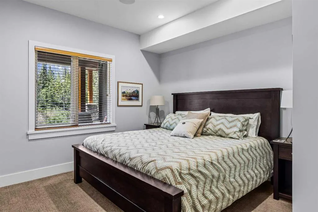 19 Creekside Mews
