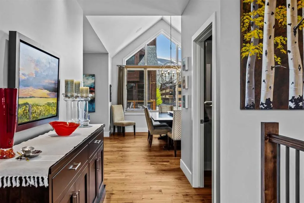 19 Creekside Mews