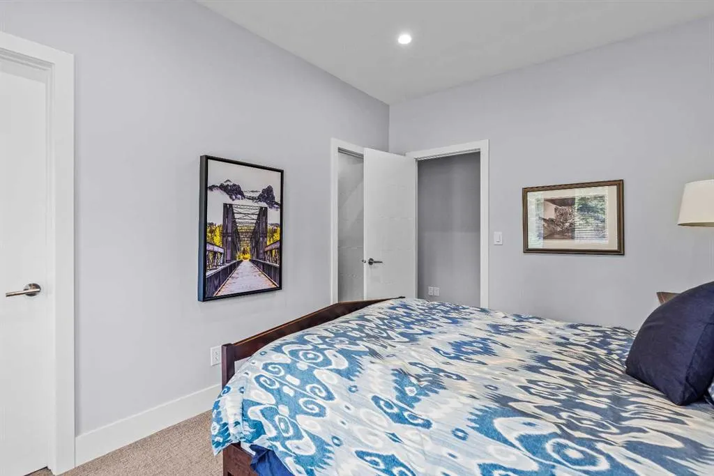 19 Creekside Mews