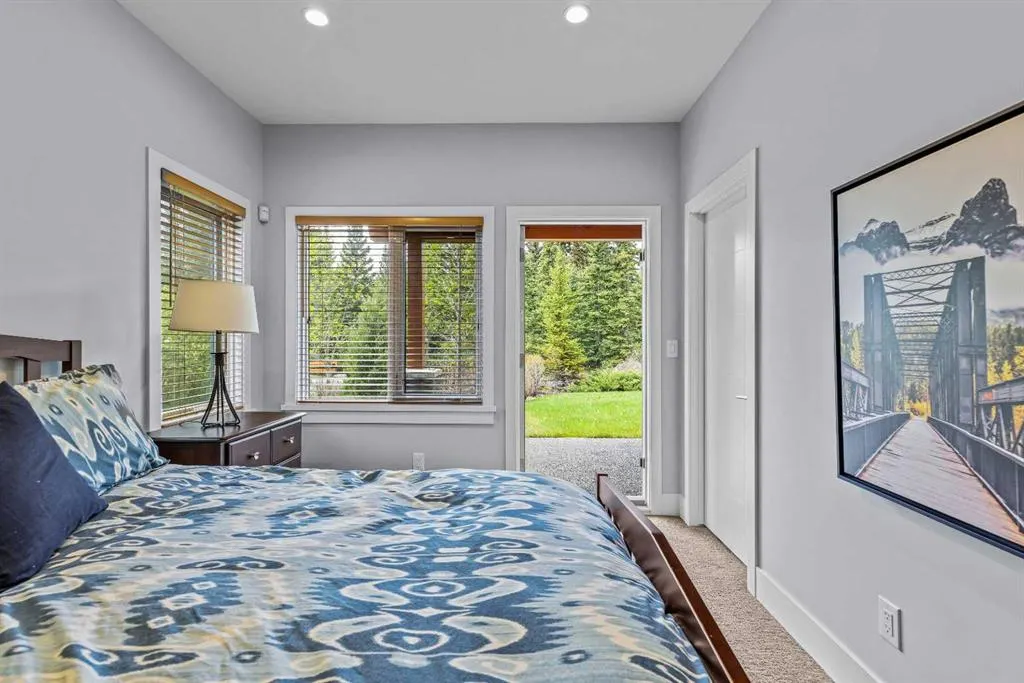 19 Creekside Mews
