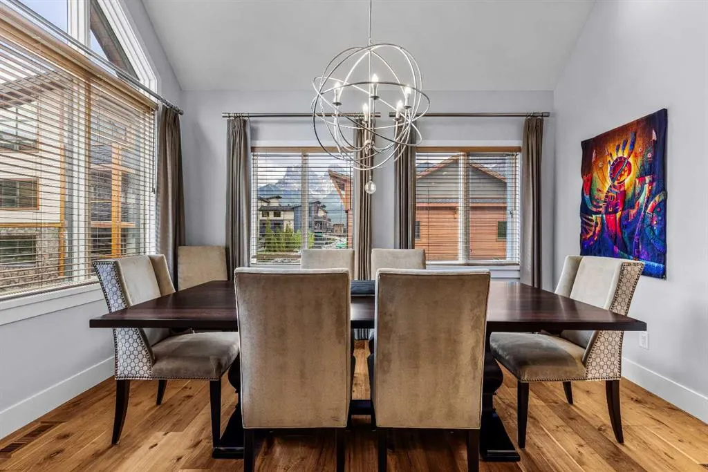 19 Creekside Mews