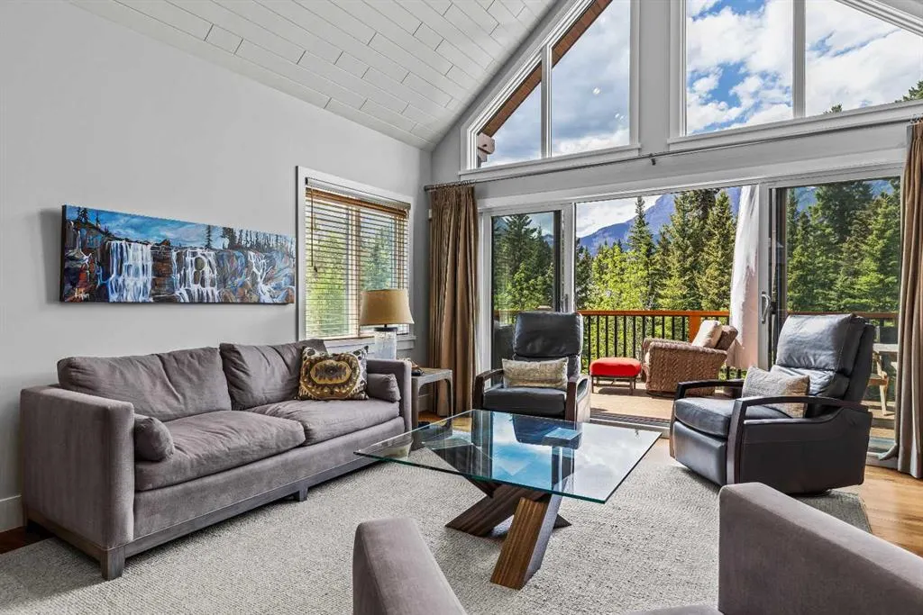 19 Creekside Mews