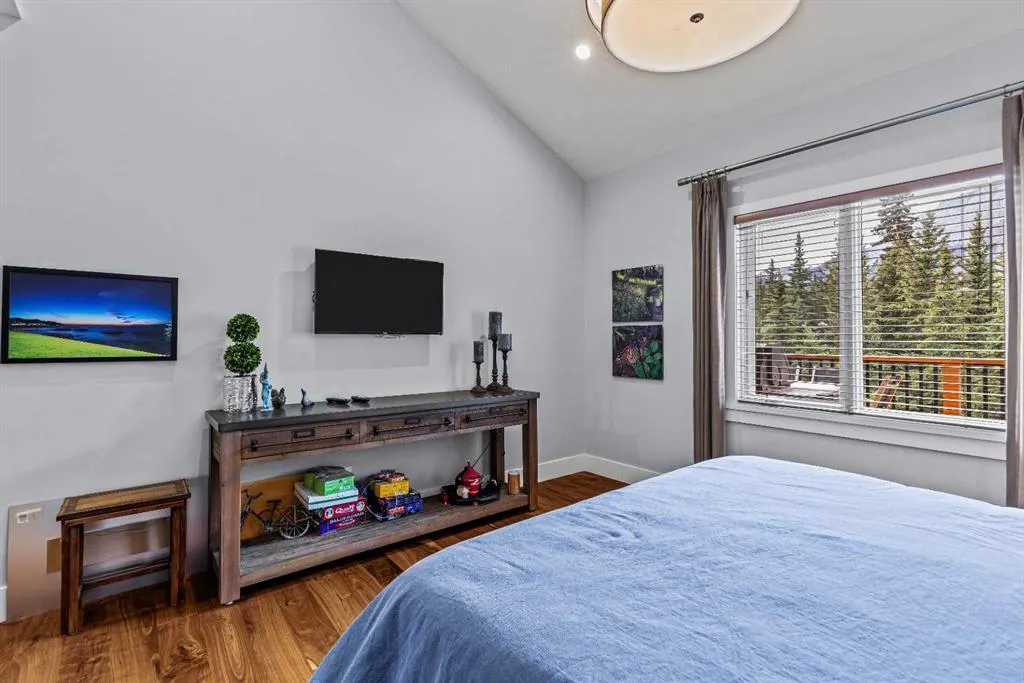 19 Creekside Mews