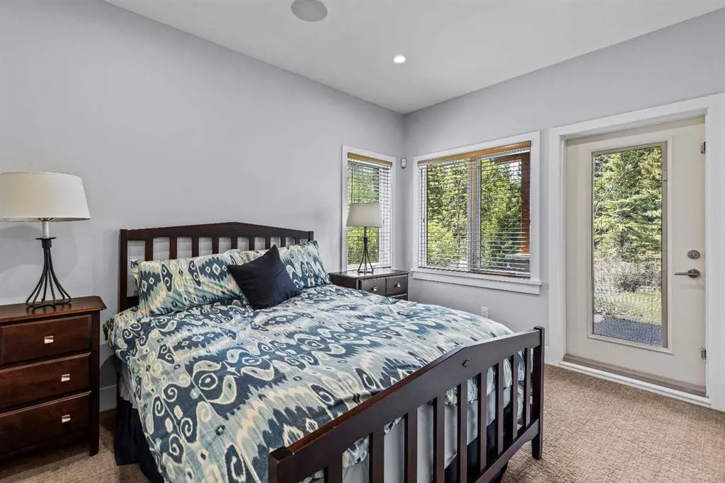 19 Creekside Mews