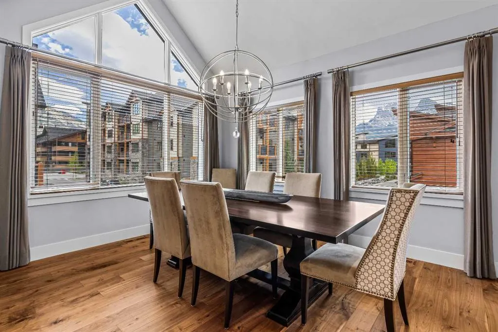 19 Creekside Mews