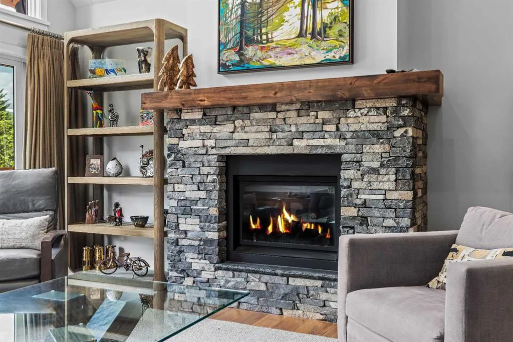 19 Creekside Mews