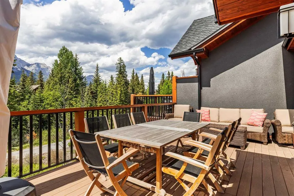19 Creekside Mews