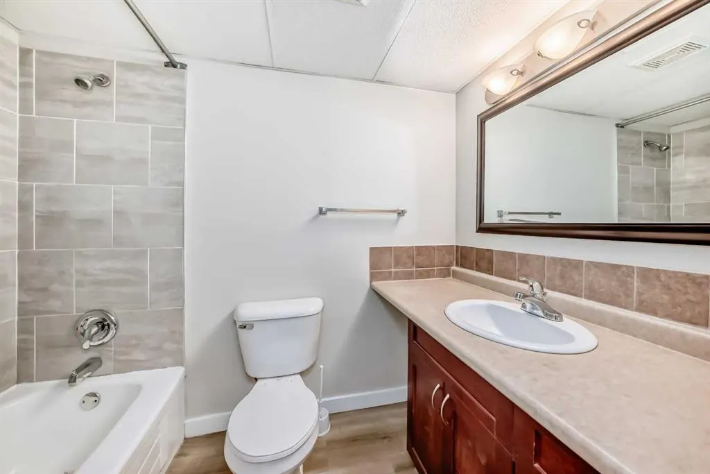 7164 Parke Avenue, #104