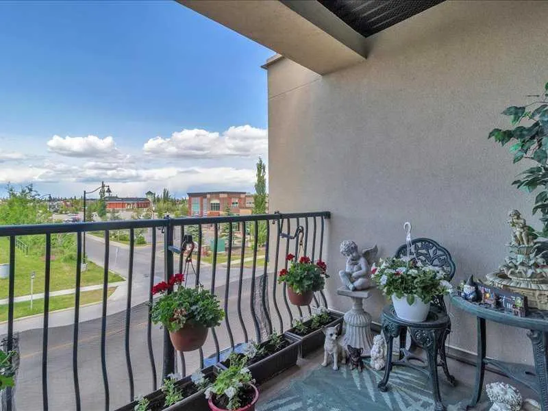 310 McKenzie Towne Gate SE, #1306