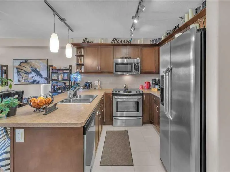 310 McKenzie Towne Gate SE, #1306