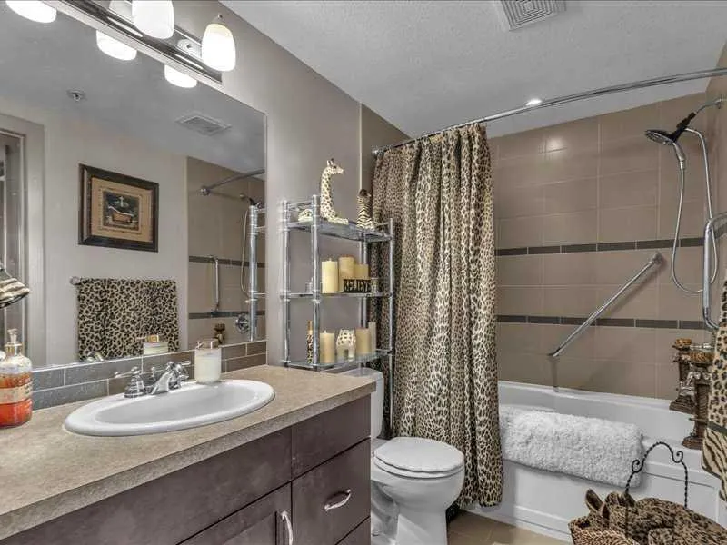 310 McKenzie Towne Gate SE, #1306
