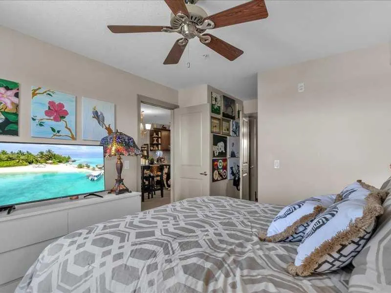 310 McKenzie Towne Gate SE, #1306