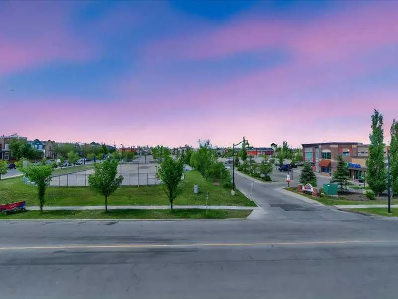 310 McKenzie Towne Gate SE, #1306