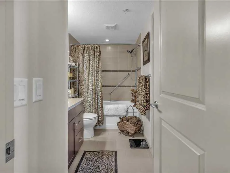 310 McKenzie Towne Gate SE, #1306