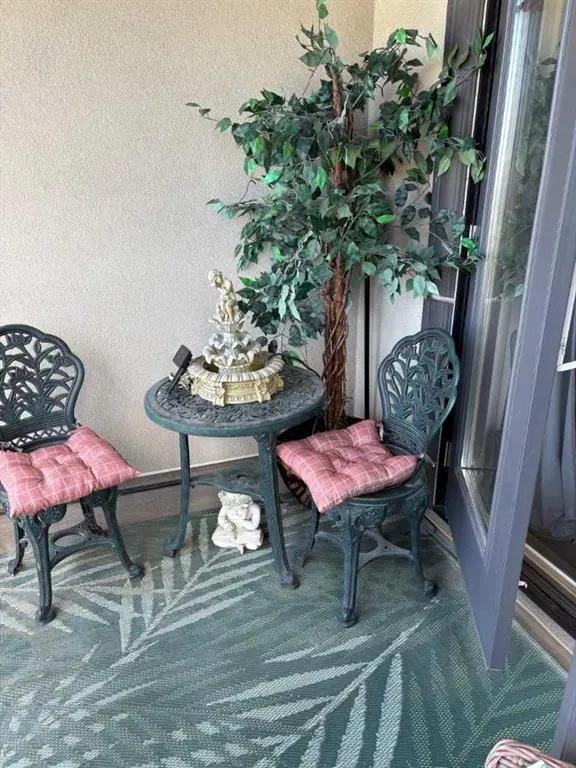 310 McKenzie Towne Gate SE, #1306