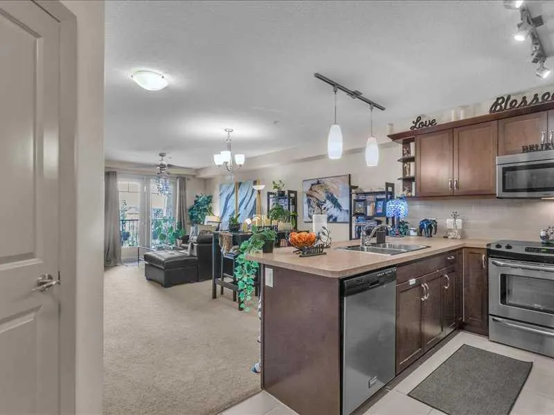 310 McKenzie Towne Gate SE, #1306