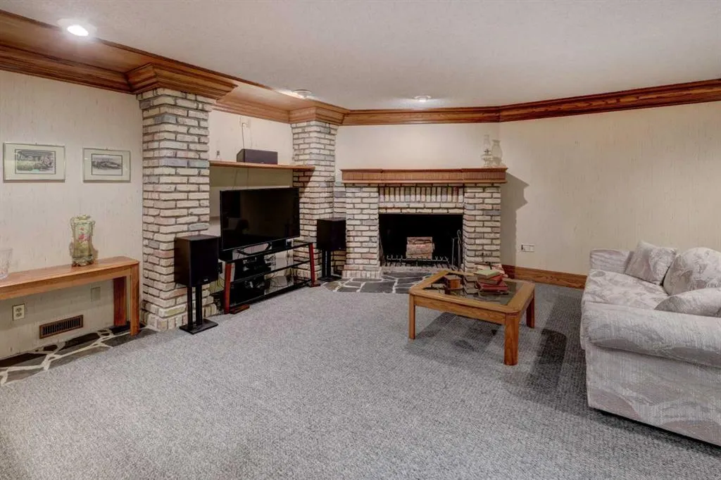 76 Edgeland Road NW
