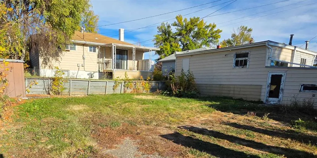488 Northmount Drive NW