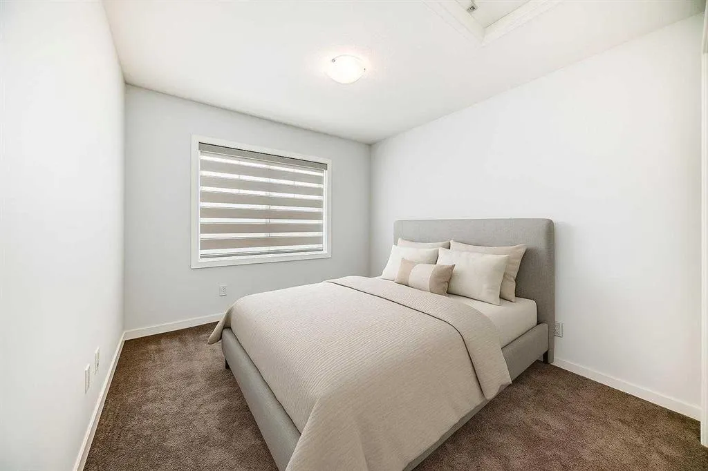 75 Evanscrest Common NW, #106