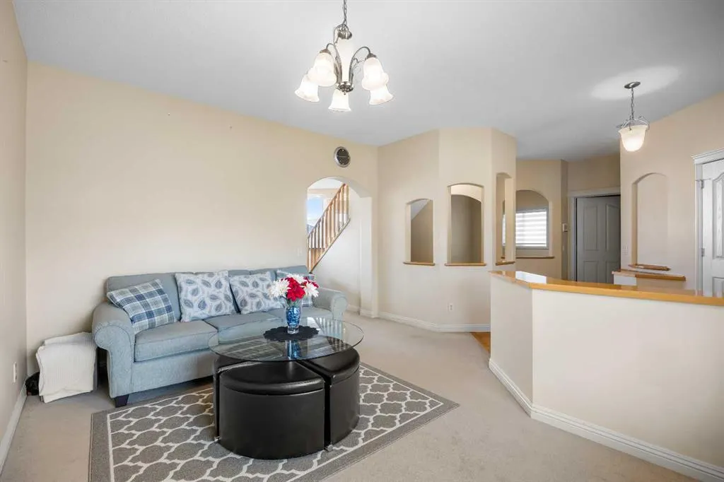 101 Panamount Manor NW