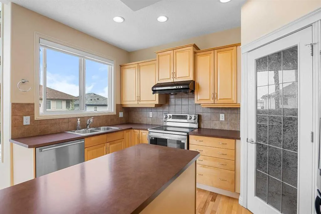 101 Panamount Manor NW