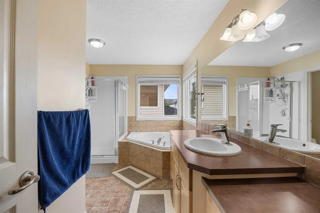 101 Panamount Manor NW