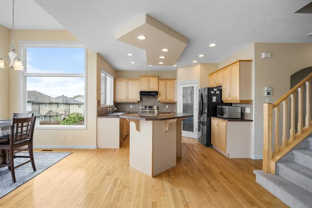 101 Panamount Manor NW