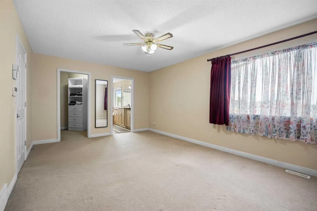 101 Panamount Manor NW