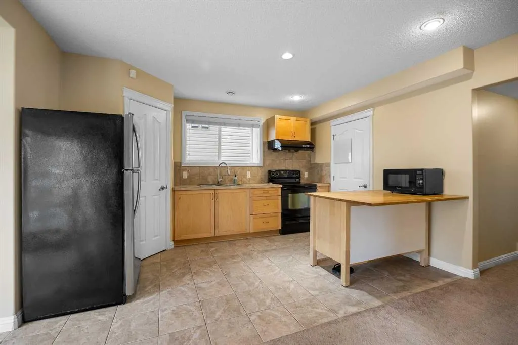101 Panamount Manor NW