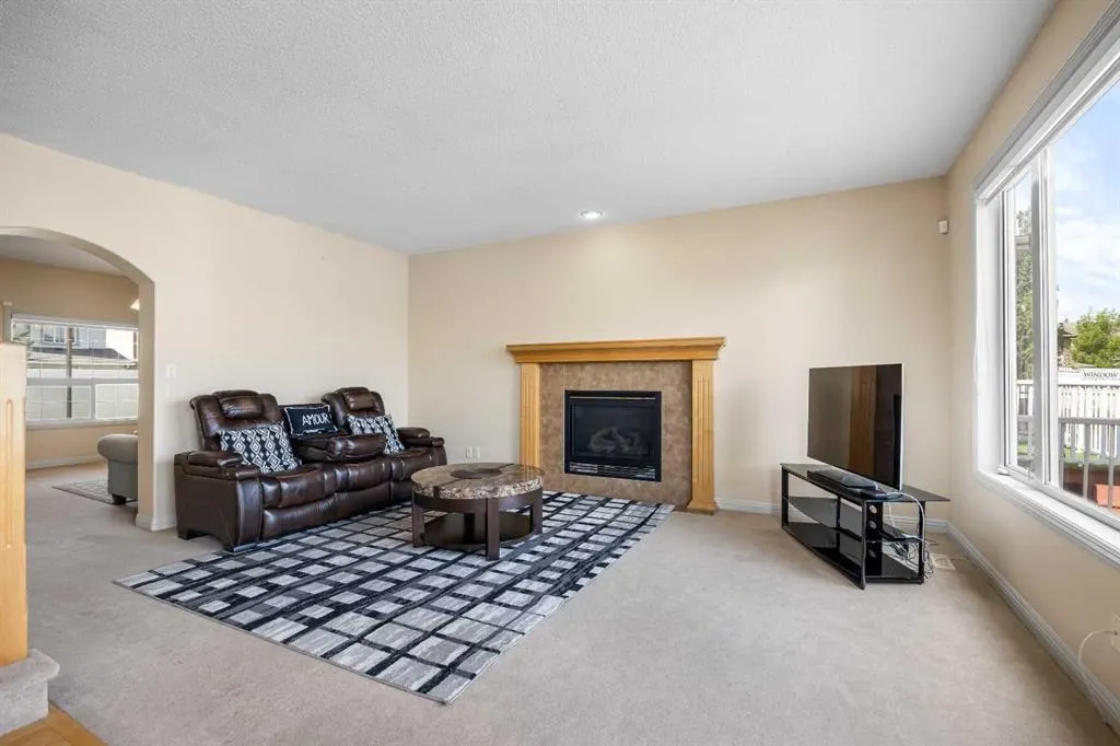 101 Panamount Manor NW