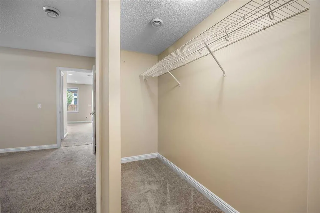 101 Panamount Manor NW