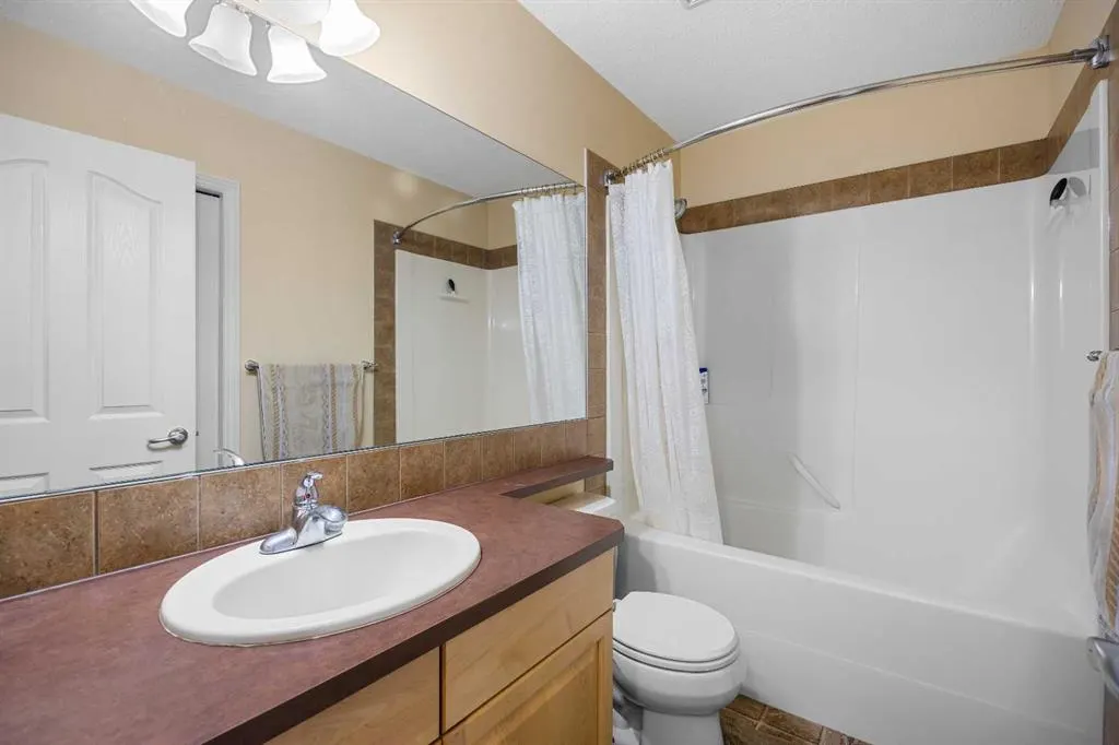 101 Panamount Manor NW