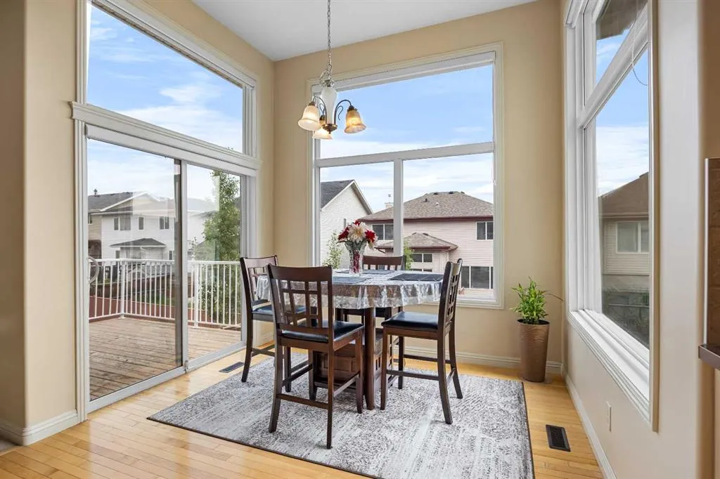 101 Panamount Manor NW