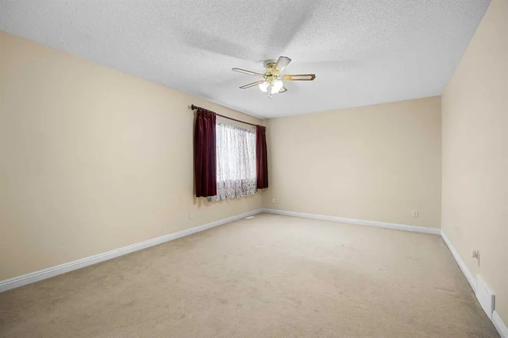101 Panamount Manor NW