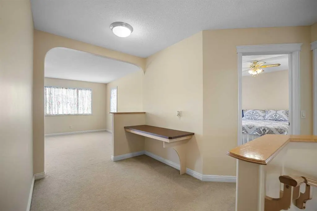 101 Panamount Manor NW