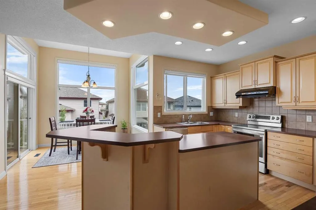 101 Panamount Manor NW
