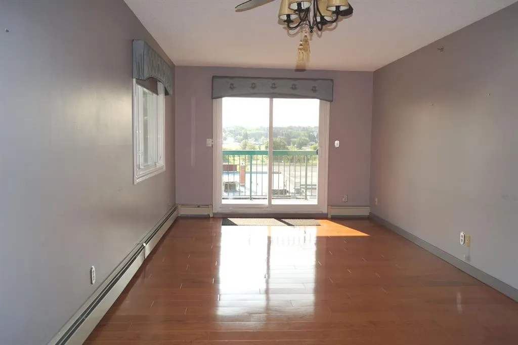 5007 52 Avenue, #407