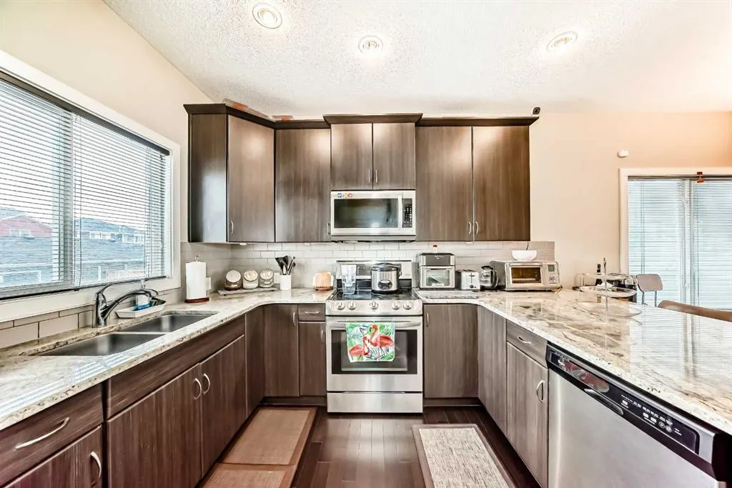 29 Redstone Common NE