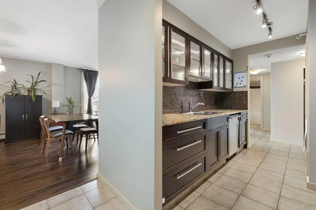 429 14 Street NW, #606