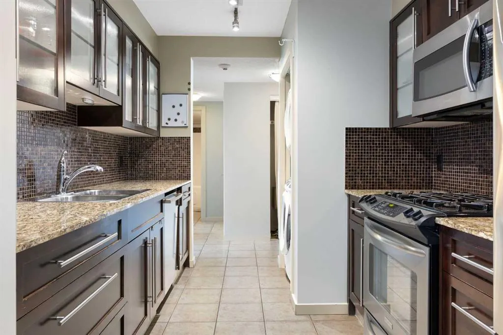 429 14 Street NW, #606