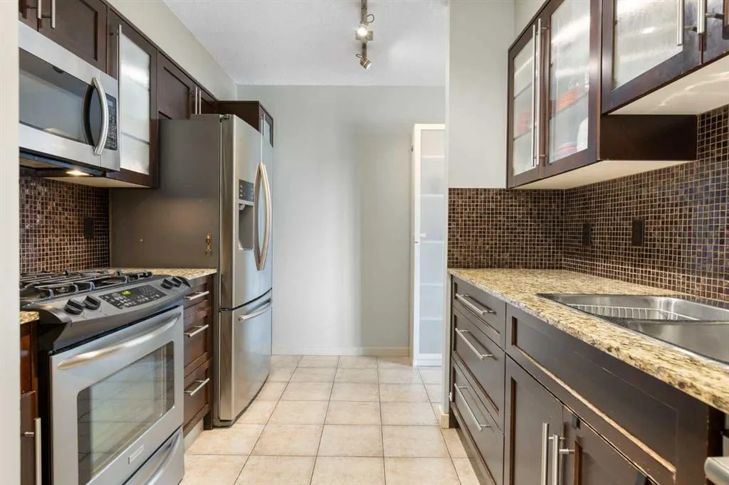 429 14 Street NW, #606