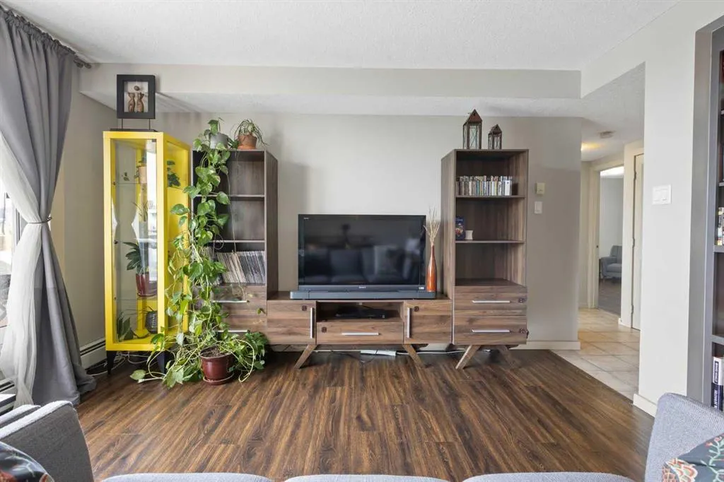 429 14 Street NW, #606