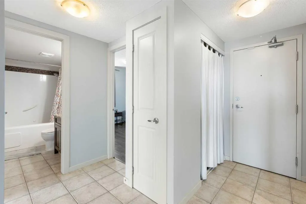 429 14 Street NW, #606