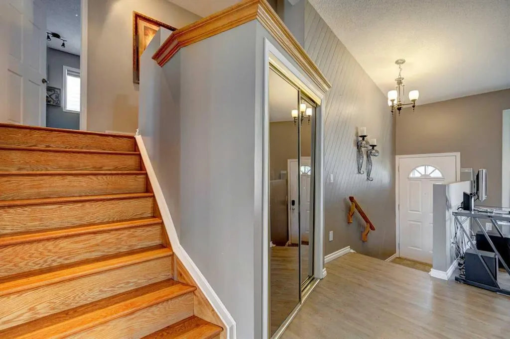 116 Macewan Ridge Close NW