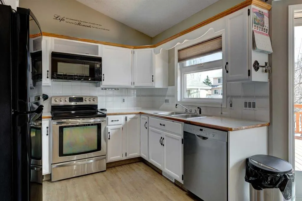 116 Macewan Ridge Close NW