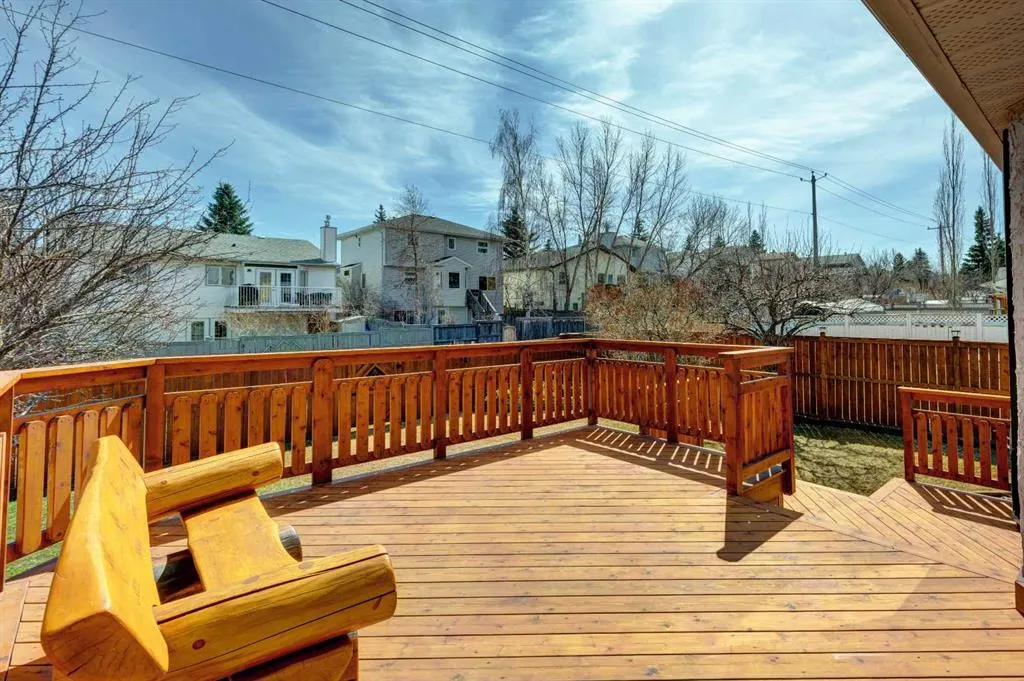 116 Macewan Ridge Close NW
