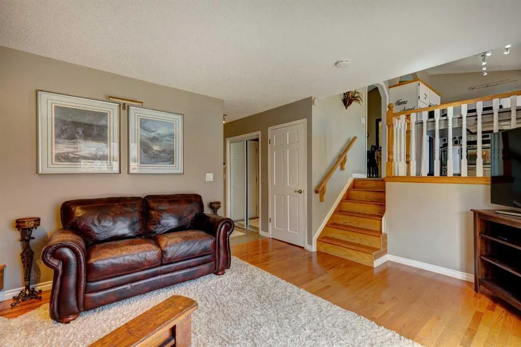 116 Macewan Ridge Close NW