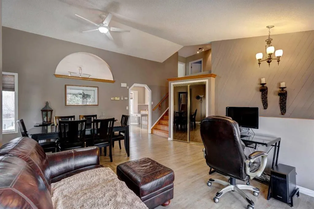 116 Macewan Ridge Close NW
