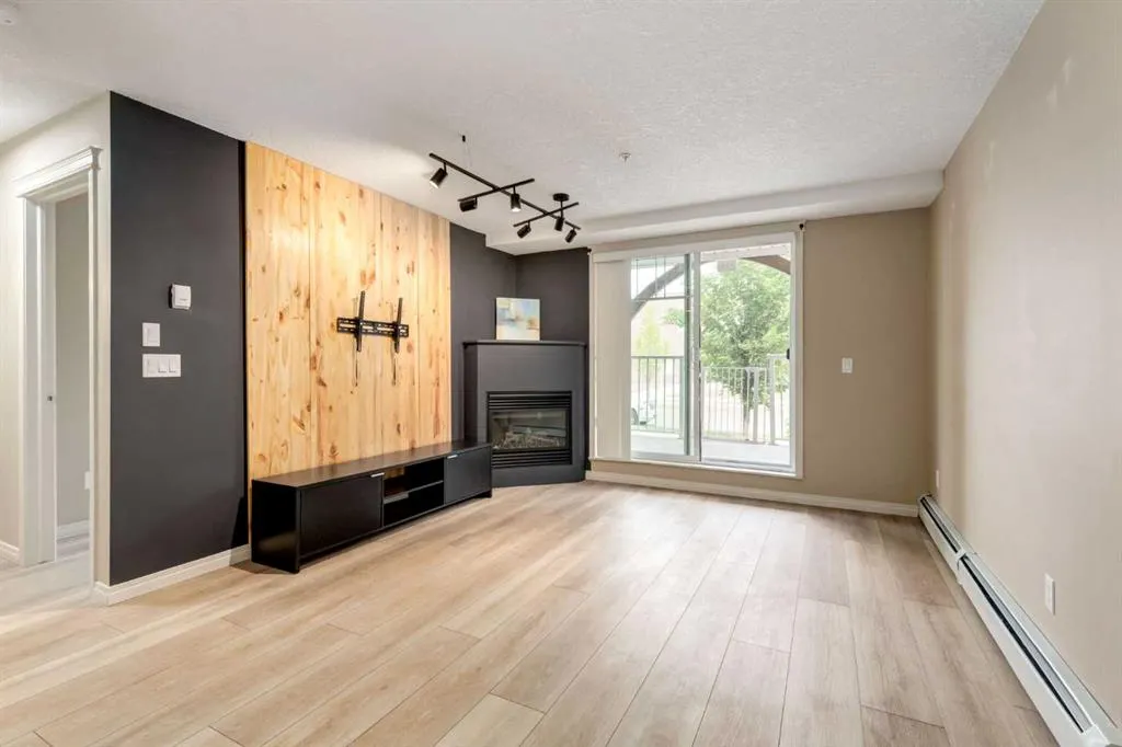 102 Cranberry Park SE, #106